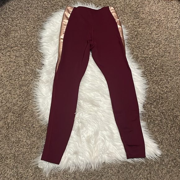 Nike Women’s Colorblock Leggings - Picture 8 of 9